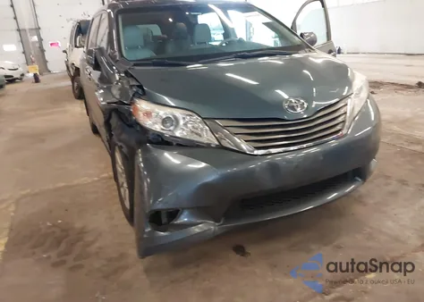 2014 Toyota Sienna Xle 7 Passenger z USA, uszkodzony, nr VIN 5TDDK3DC6ES076022